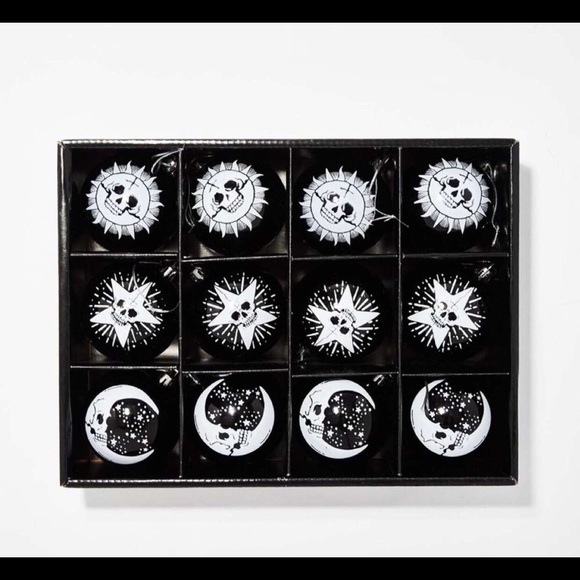 KILLSTAR Downward Spiral Ornaments 4 Pcs. ☆ | Horror-Shop.com ISO Killstar ornaments